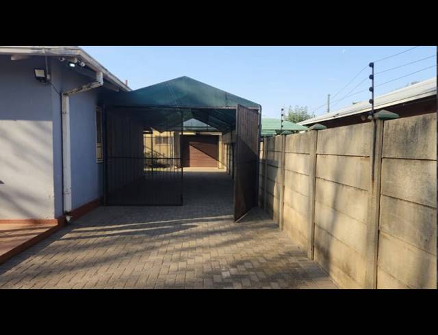 3 BEDROOM HOUSE FOR SALE IN VANDERBIJLPARK CW 1